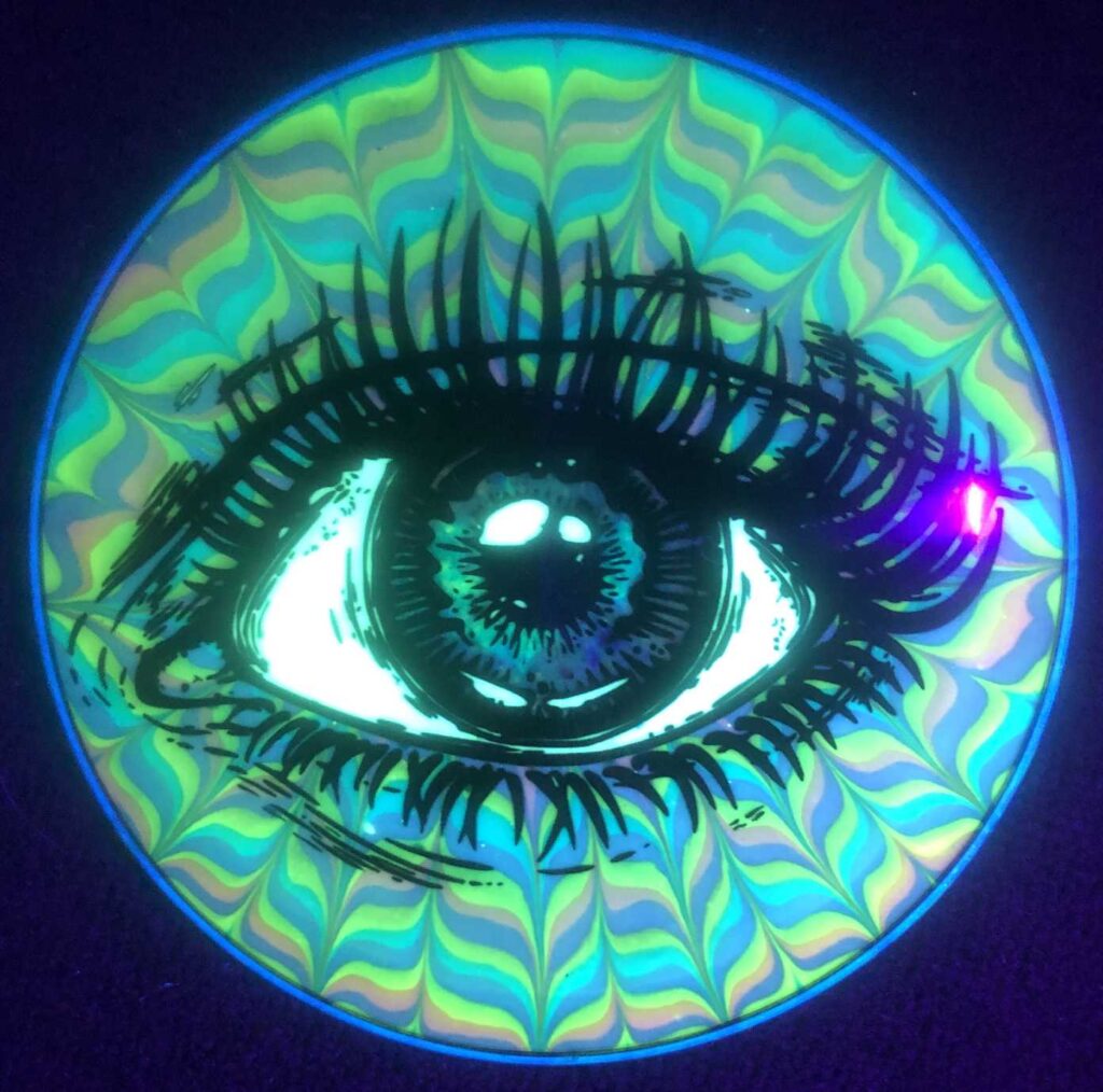 Eyeball (black light)